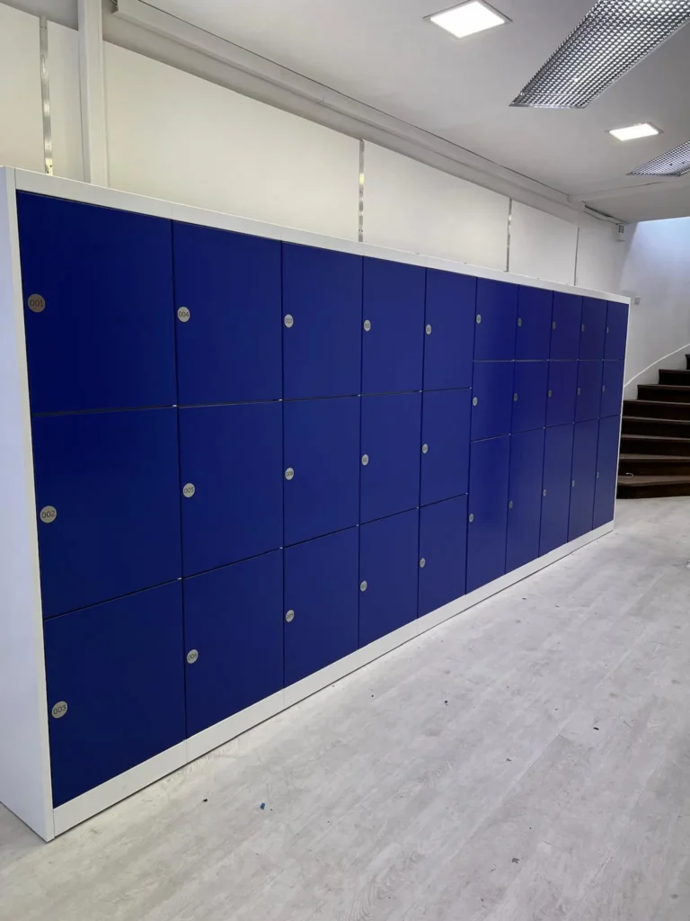 Casiers consigne bagages sécurisés Paris avec stockage de valises toutes tailles